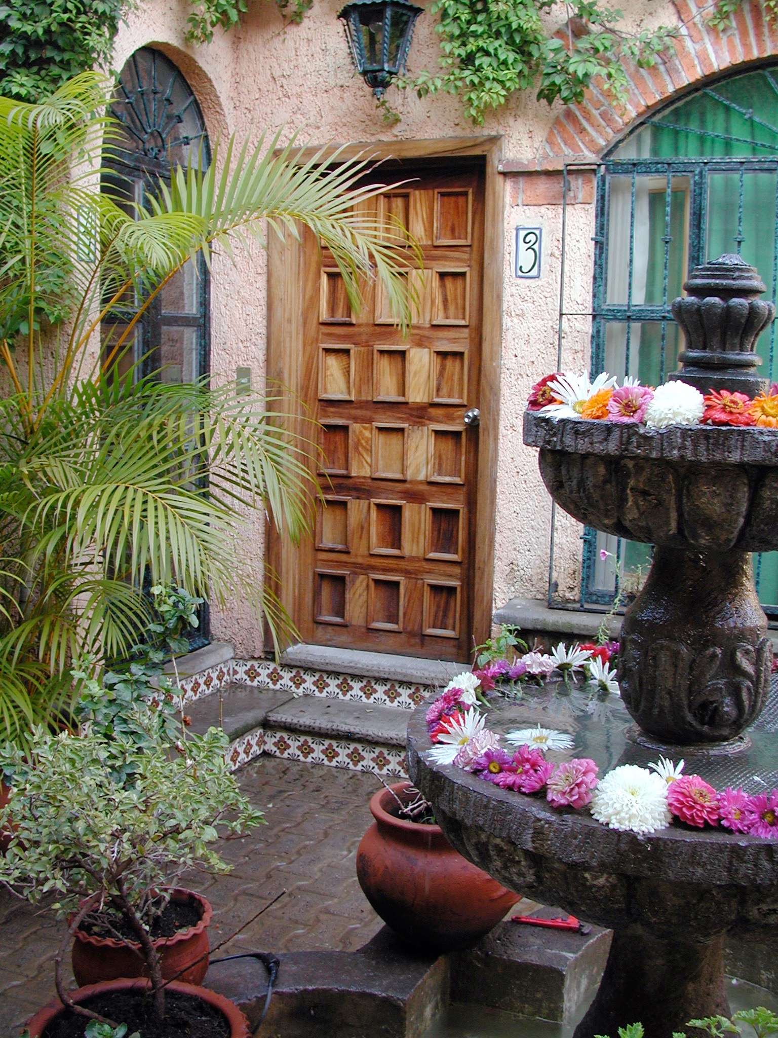 Courtyard Gardens | Walls in Landscape Design